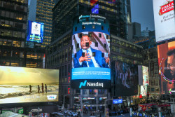 Aliko Dangote on the Nasdaq Tower in Times Square, New York.jpg